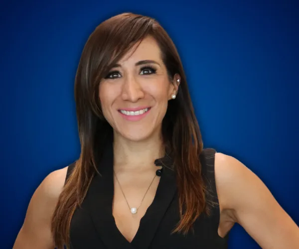 Fabiana Godinez — Conferencista de Cambio y Adaptación